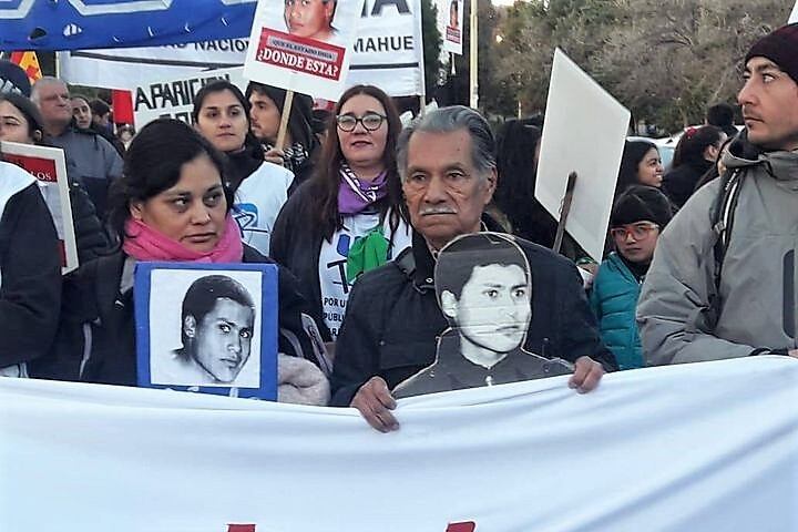 En memoria del joven, ayer hubo una marcha desde la plaza de Picún Leufú hasta la plaza que lleva su nombre.
