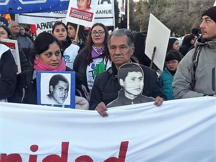 En memoria del joven, ayer hubo una marcha desde la plaza de Picún Leufú hasta la plaza que lleva su nombre.