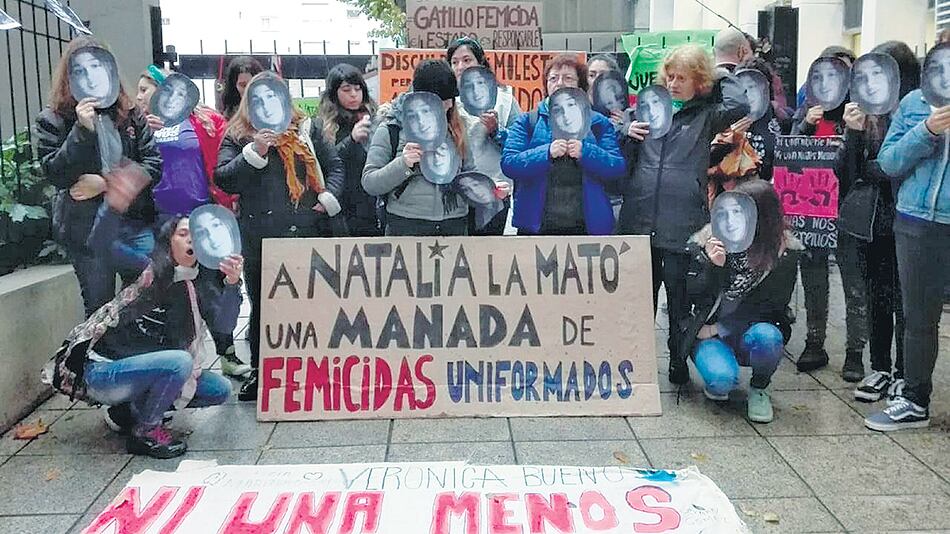 Amigos de Natalia acompañaron a los Melmann en tribunales.
