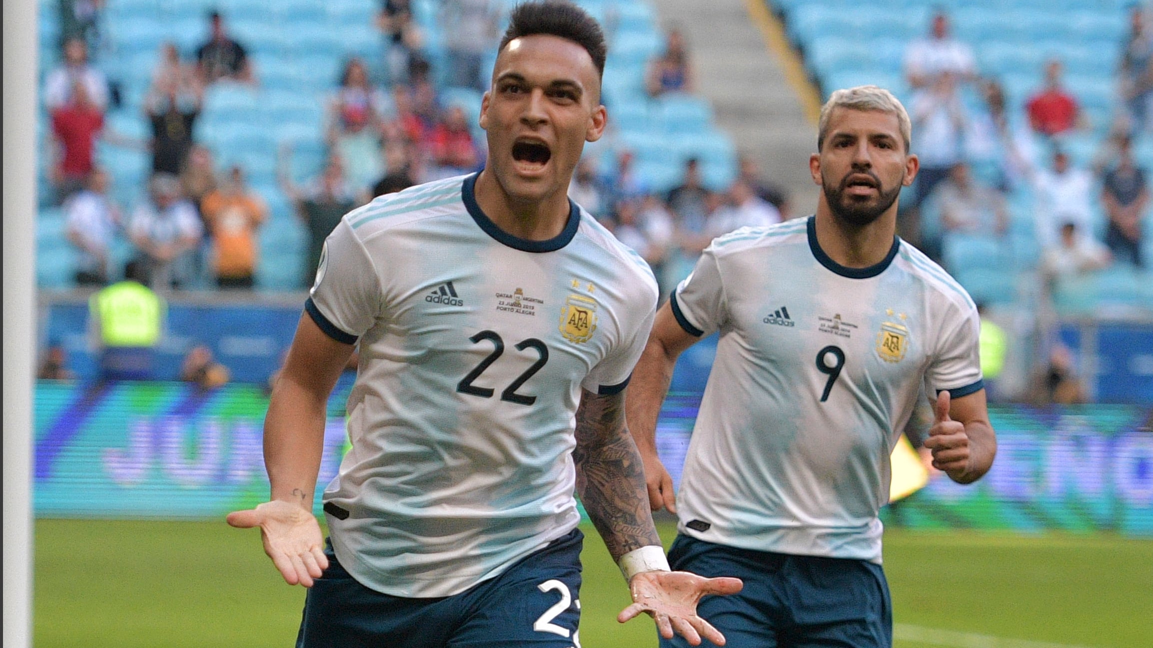 Lautaro Martínez, goleador del ciclo de Scaloni, festeja el 1-0 de Argentina.