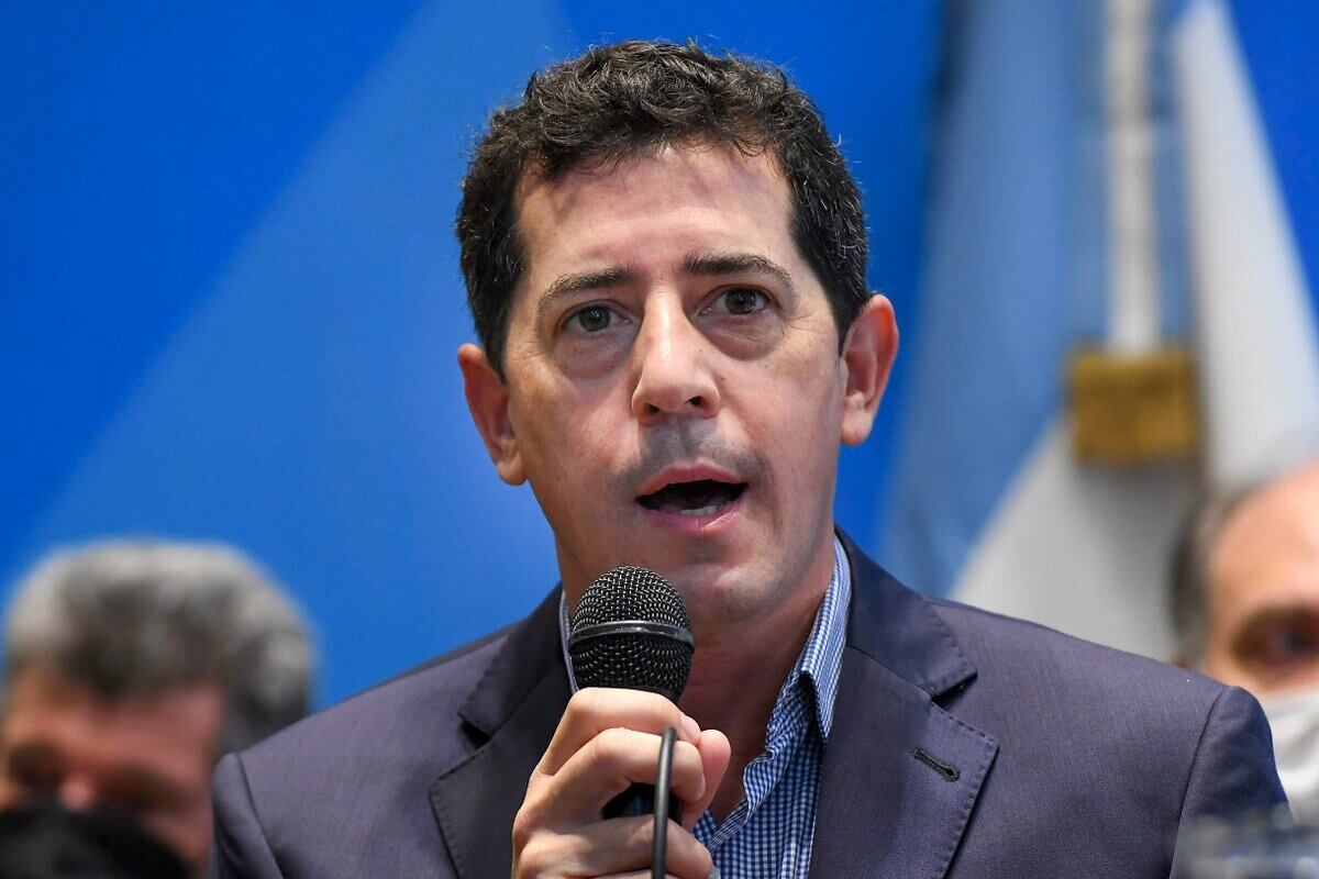 Eduardo "Wado" de Predo, ministro del Interior.