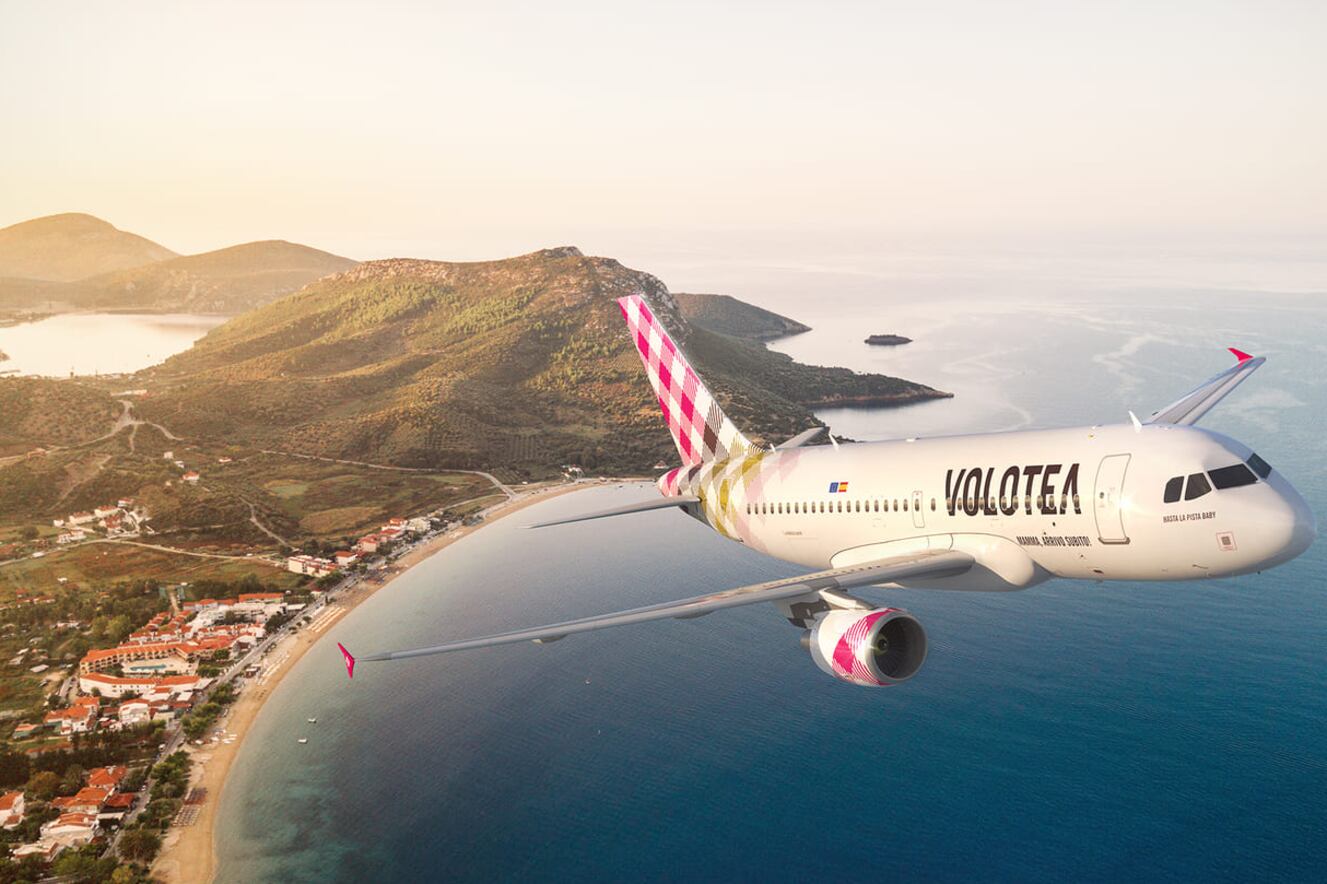 El avión involucrado es un Airbus A319 de la compañía española Volotea, con destino al aeropuerto de Oviedo (España)