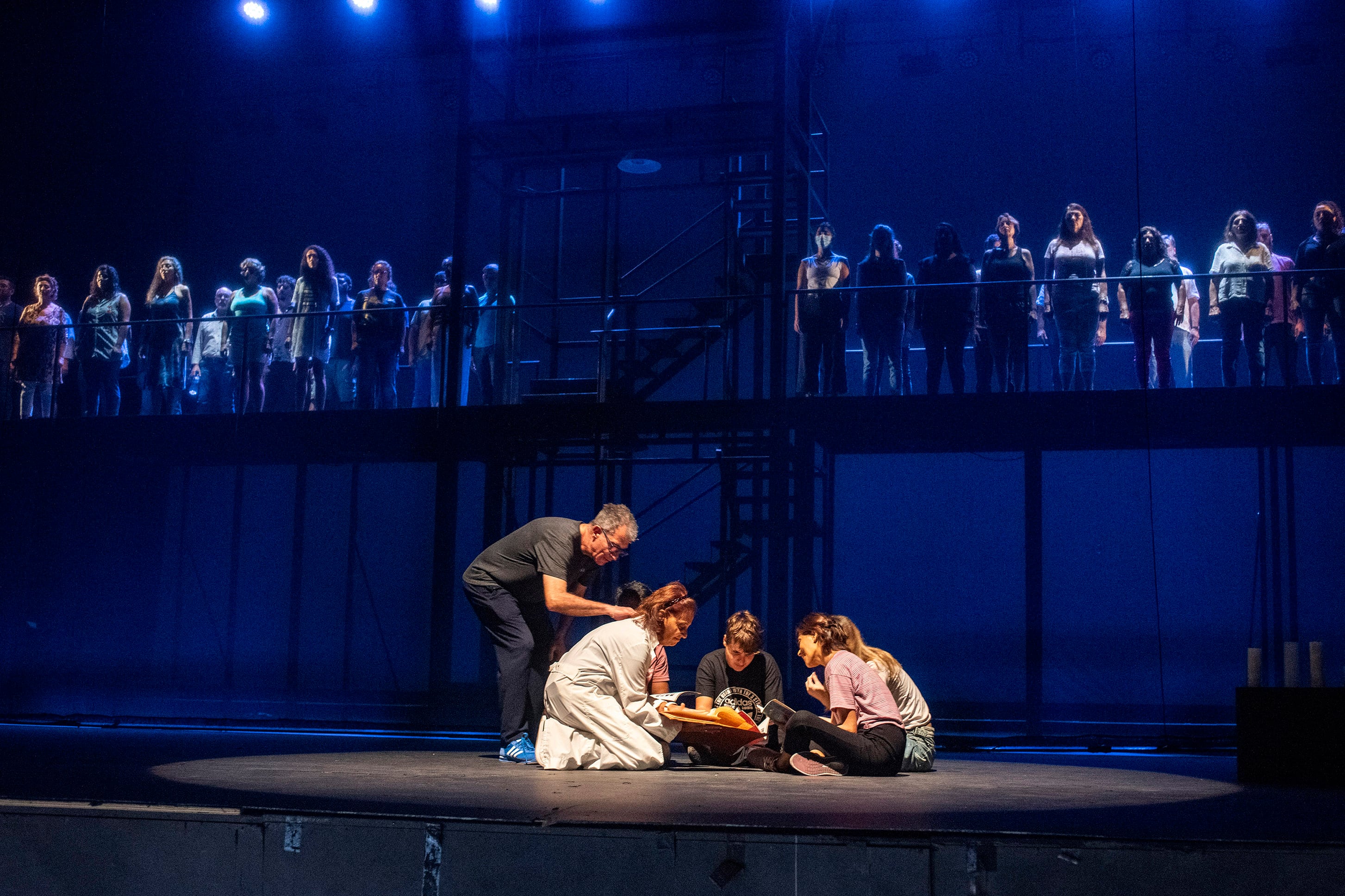 Estaba la madre tiene dirección escénica de Carlos Branca.