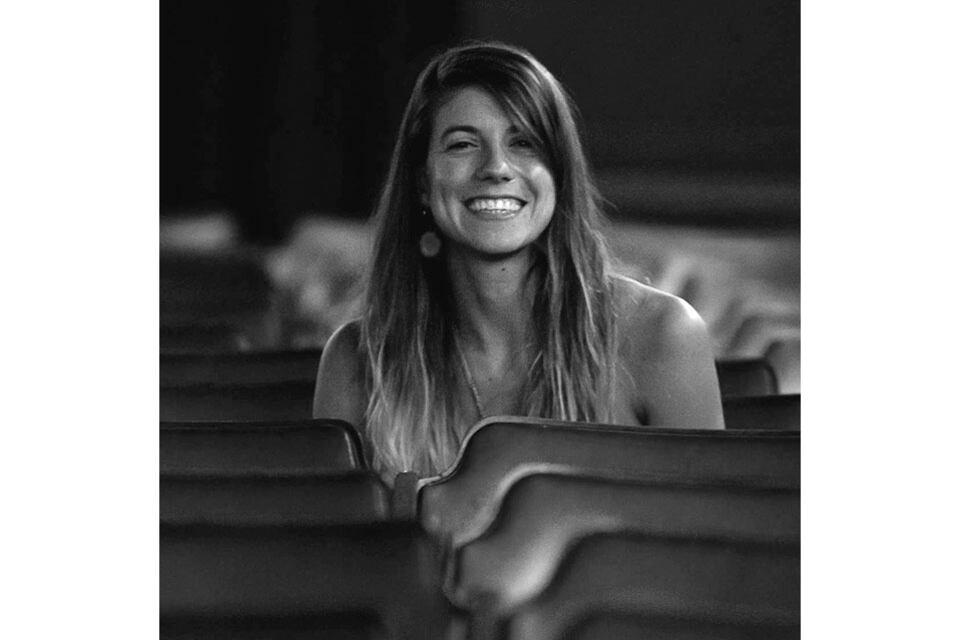 Polifacética, Romina Tamburello navega por la literatura.