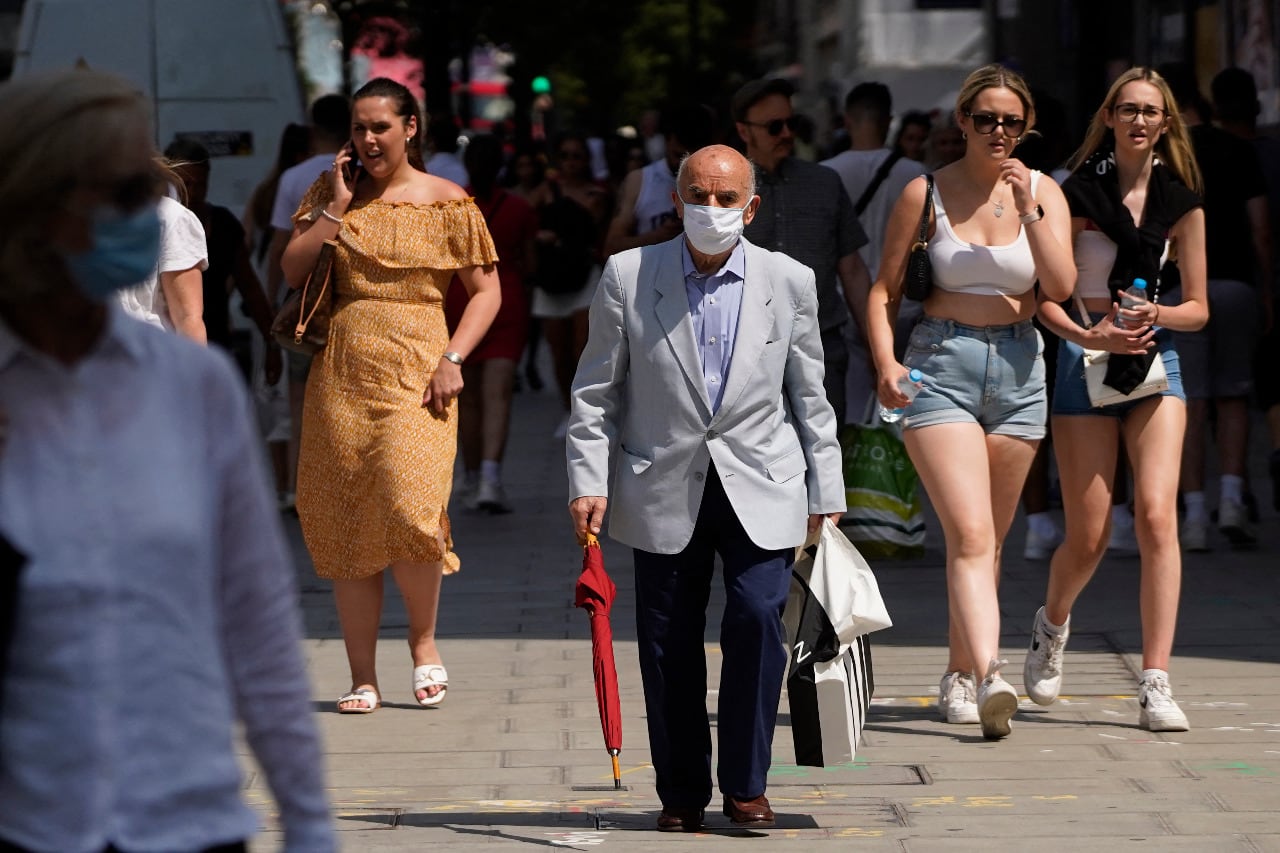 Los británcos sufres una fuerte ola de calor.