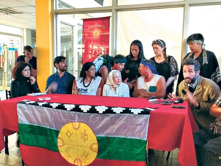 Los representantes de organismos de derechos humanos dieron una conferencia de prensa en Esquel.