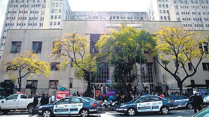 Gollán sostiene que el nuevo sistema es promovido por la OMS “de la mano de los grandes laboratorios”.