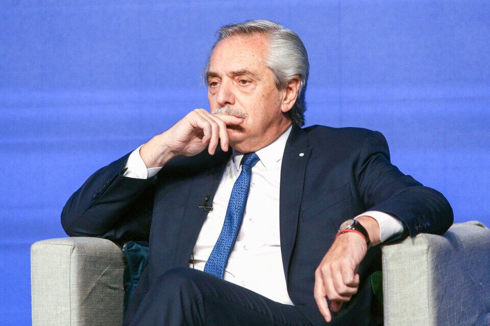 La denuncia conta Alberto Fernández le da aire al gobierno.