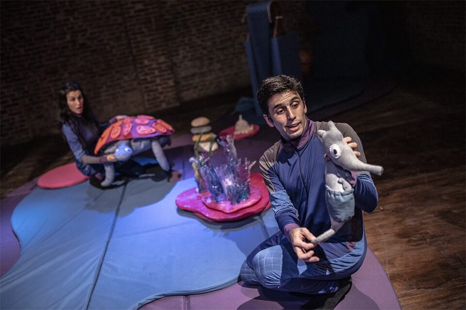 María Soledad Galván y Santiago Pereiro son los actores de Ota, la tortuga grandota.