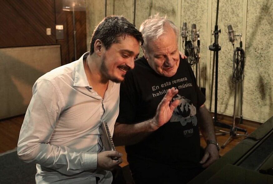 Luciani y Colángelo hacen propio un repertorio en gran parte integrado por piezas de la música ciudadana que ya son clásicos.