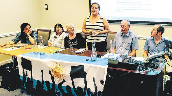 Los integrantes de Action For Argentina, United Kingdom.