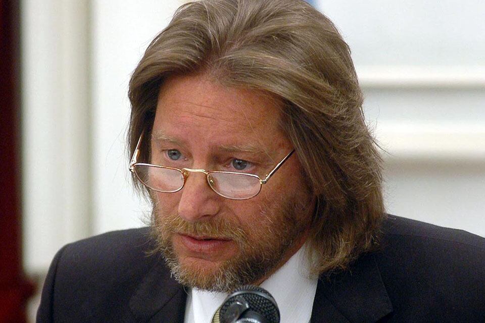 El ex juez Carlos Rozanski integra AEVAS y denunció penalmente a la jueza.