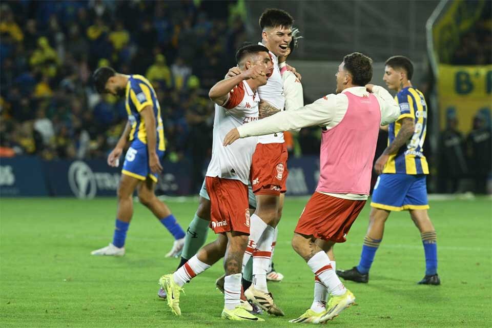 Huracán celebra el pase a semifinales.
