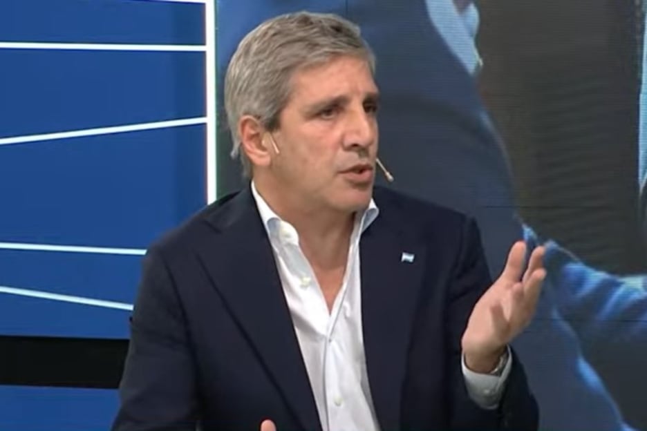 "Los empresarios decían que 'si tengo que invertir un dólar más, que sea en Argentina' y eso es por la batalla cultural que el Presidente da", dice Caputo