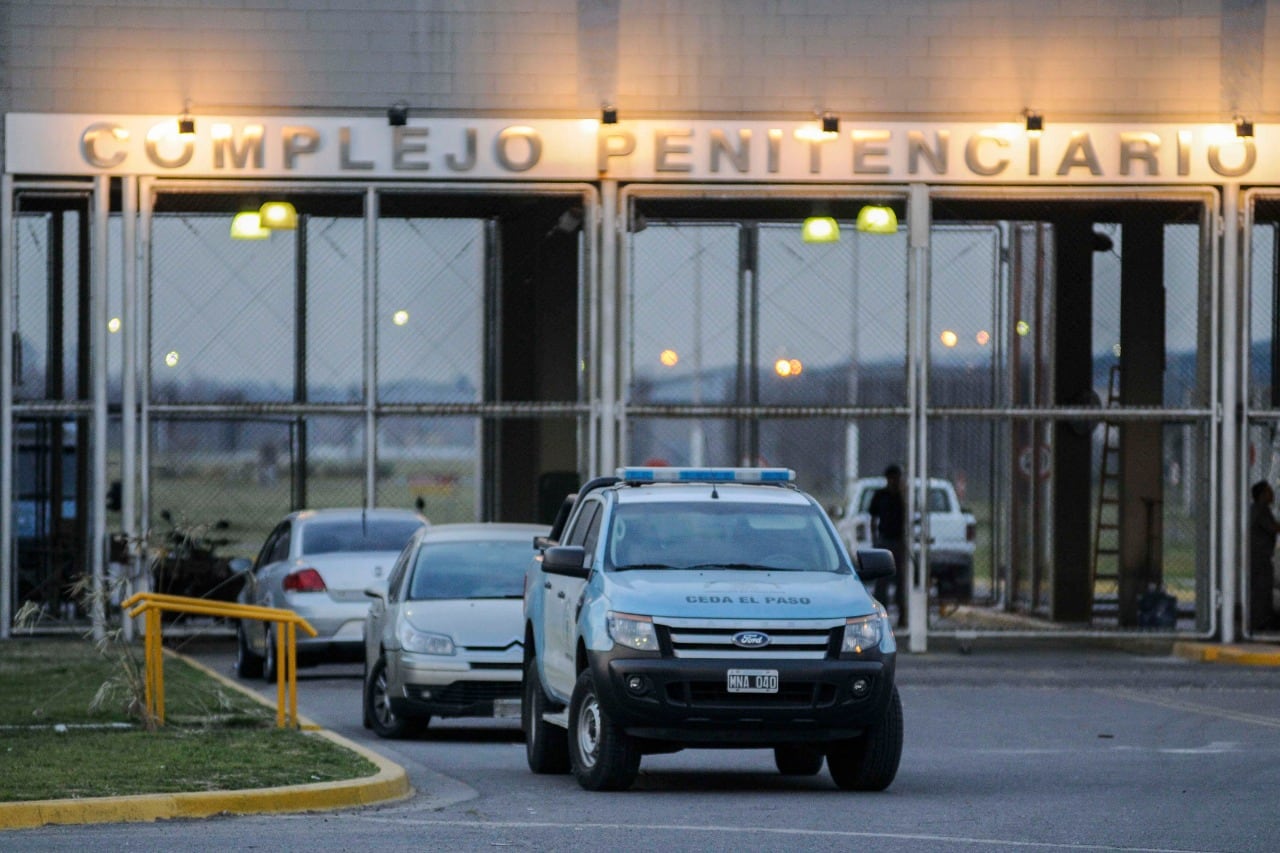 Los pabellones de Ezeiza estaban "cableados": sembrados de micrófonos. 