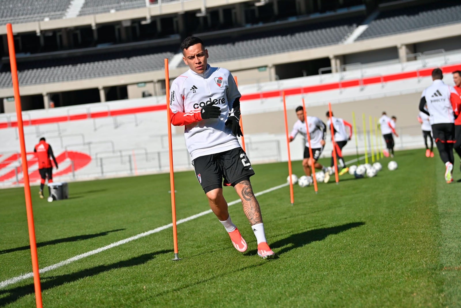 Barco vuelve a la titularidad en River.
