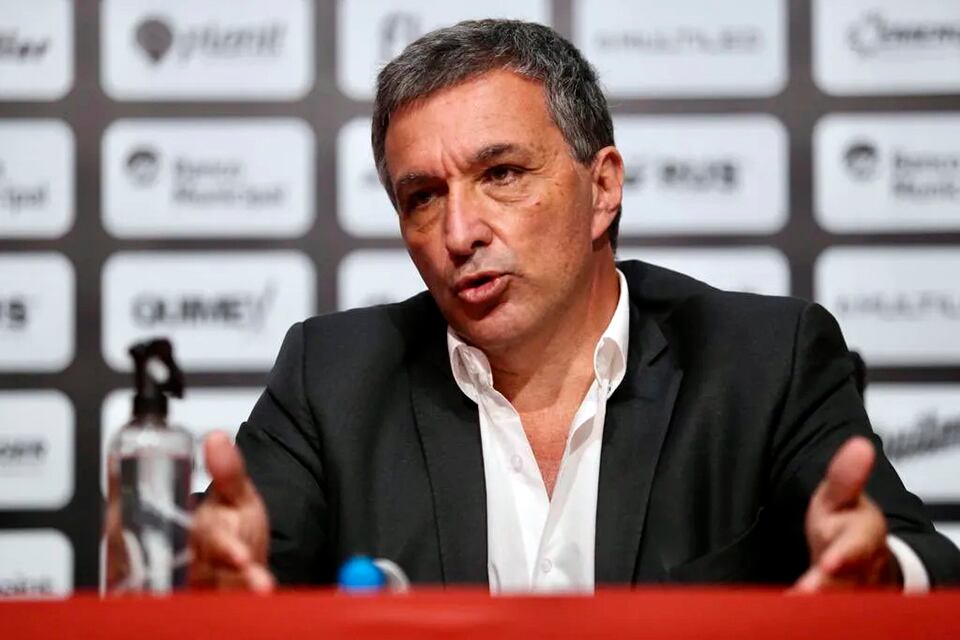 "Astore miente", dice el comunicado de la oposición leprosa. 