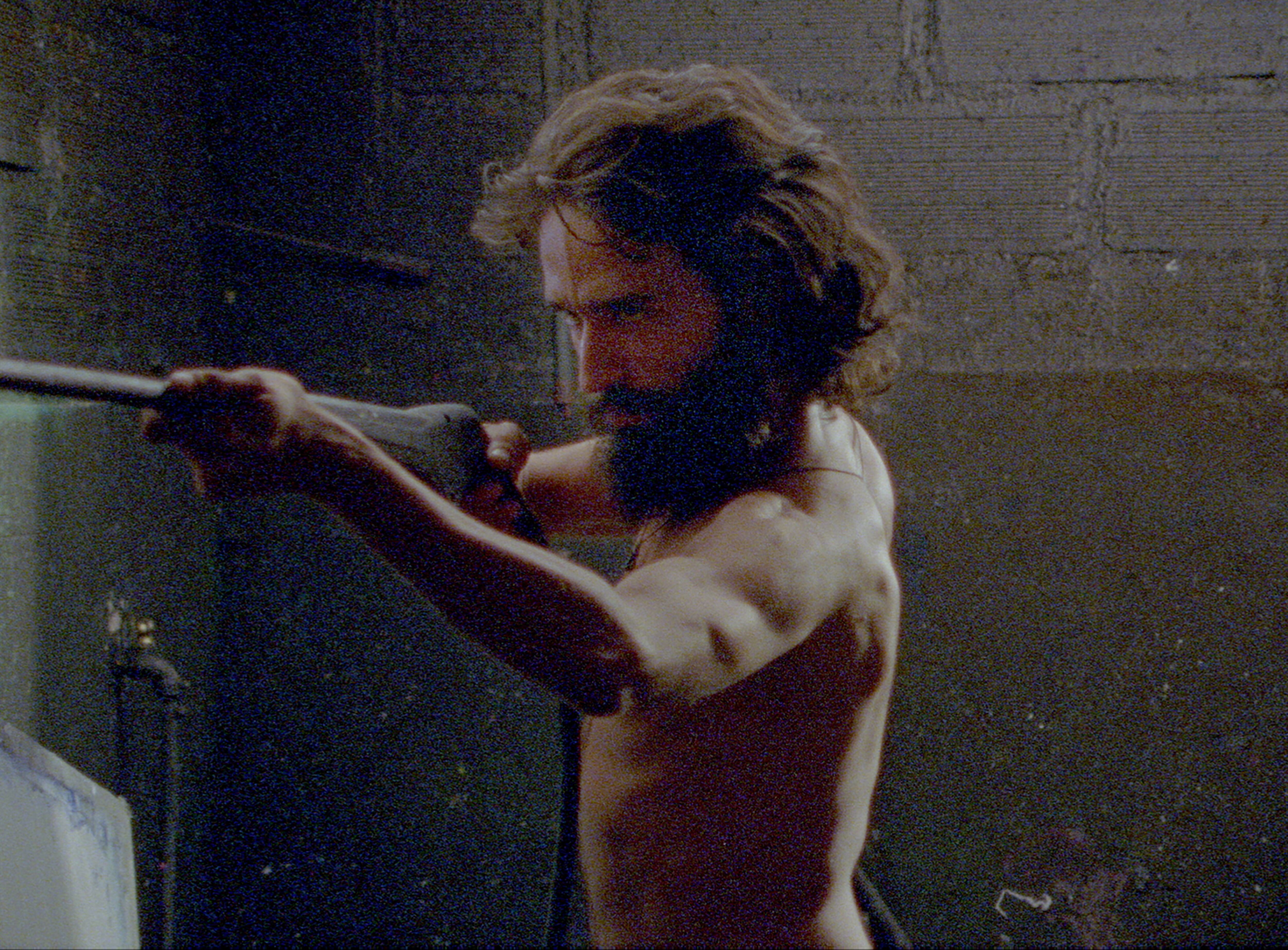 El protagonista está obsesionado con matar atávicamente al Padre. 