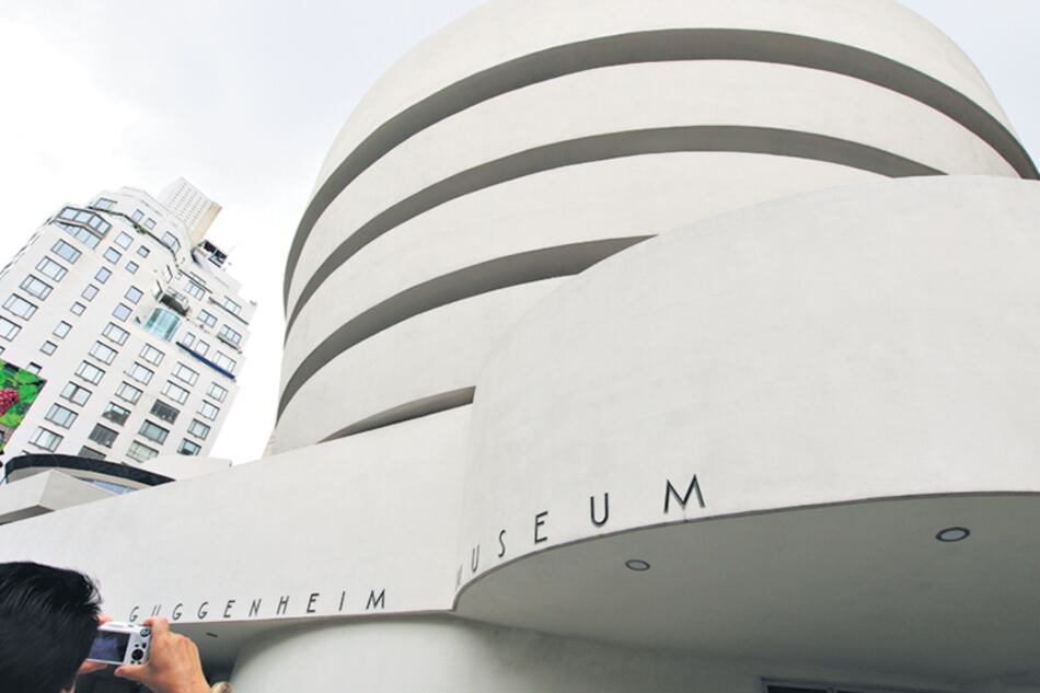 El célebre edificio del Museo Guggenheim sobre la Quinta Avenida.