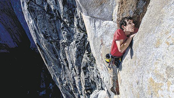 Alex Honnold en pleno ascenso de El Capitán, en el Parque Nacional Yosemite, en California.
