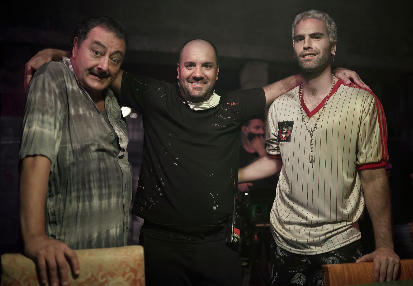 El director Alejandro Ciancio rodeado por los actores Claudio Rissi y Nicolás Furtado.