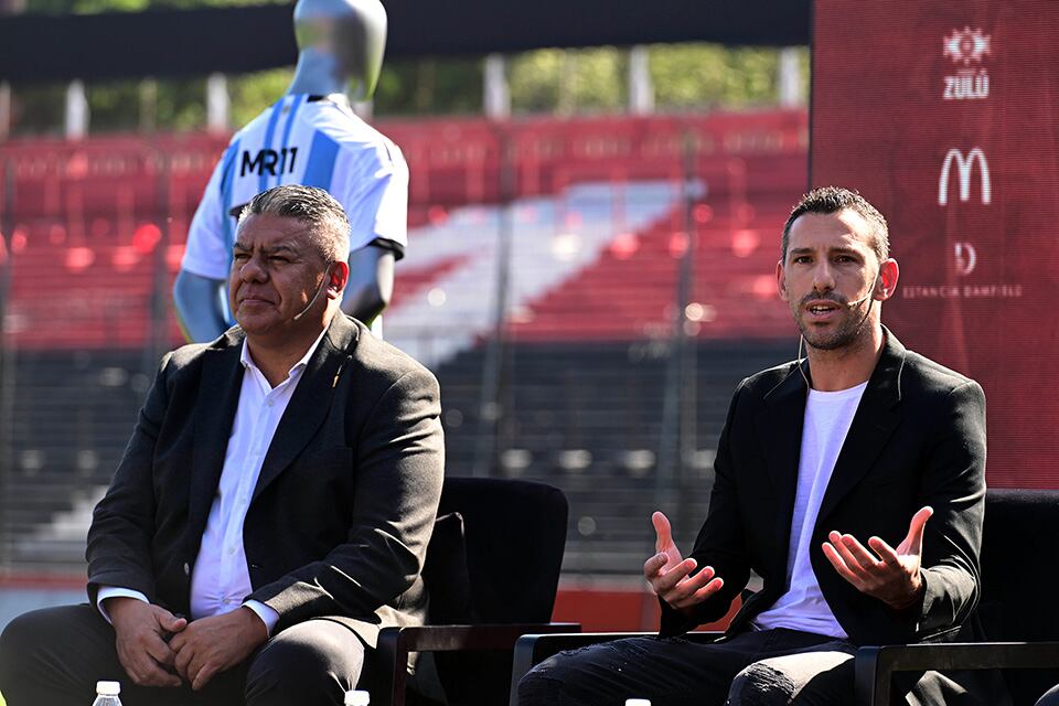 El ídolo de Newell's y ex 11 de la selección junto a Chiqui Tapia. 