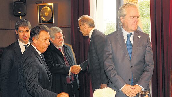 El documento fue firmado por más de treinta partidos nacionales.