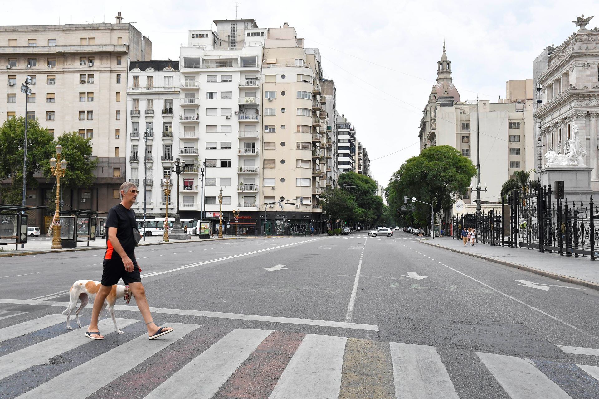 El SMN pronostica tormentas aisladas para la noche y madrugada. 