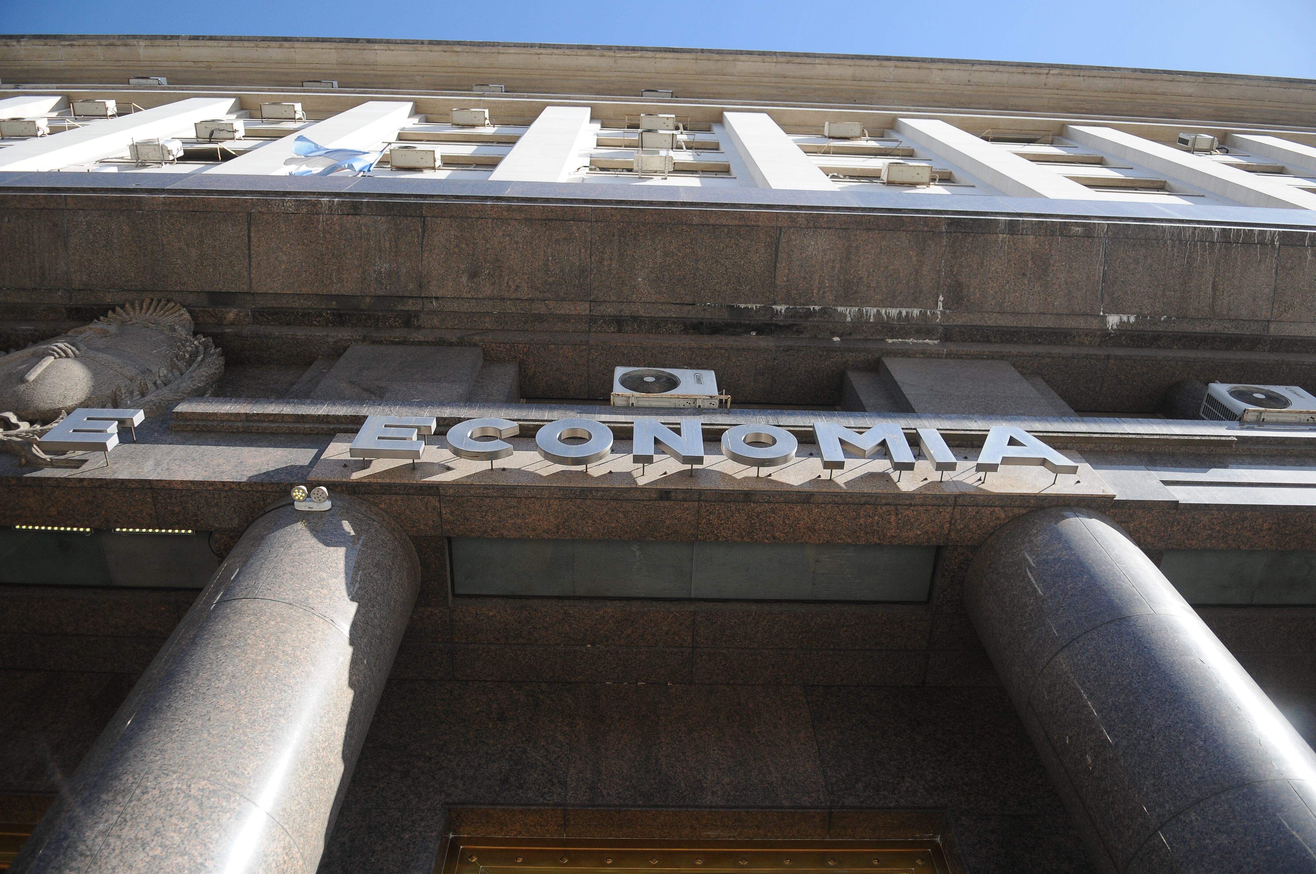 Reparto discrecional de recursos del Palacio de Hacienda