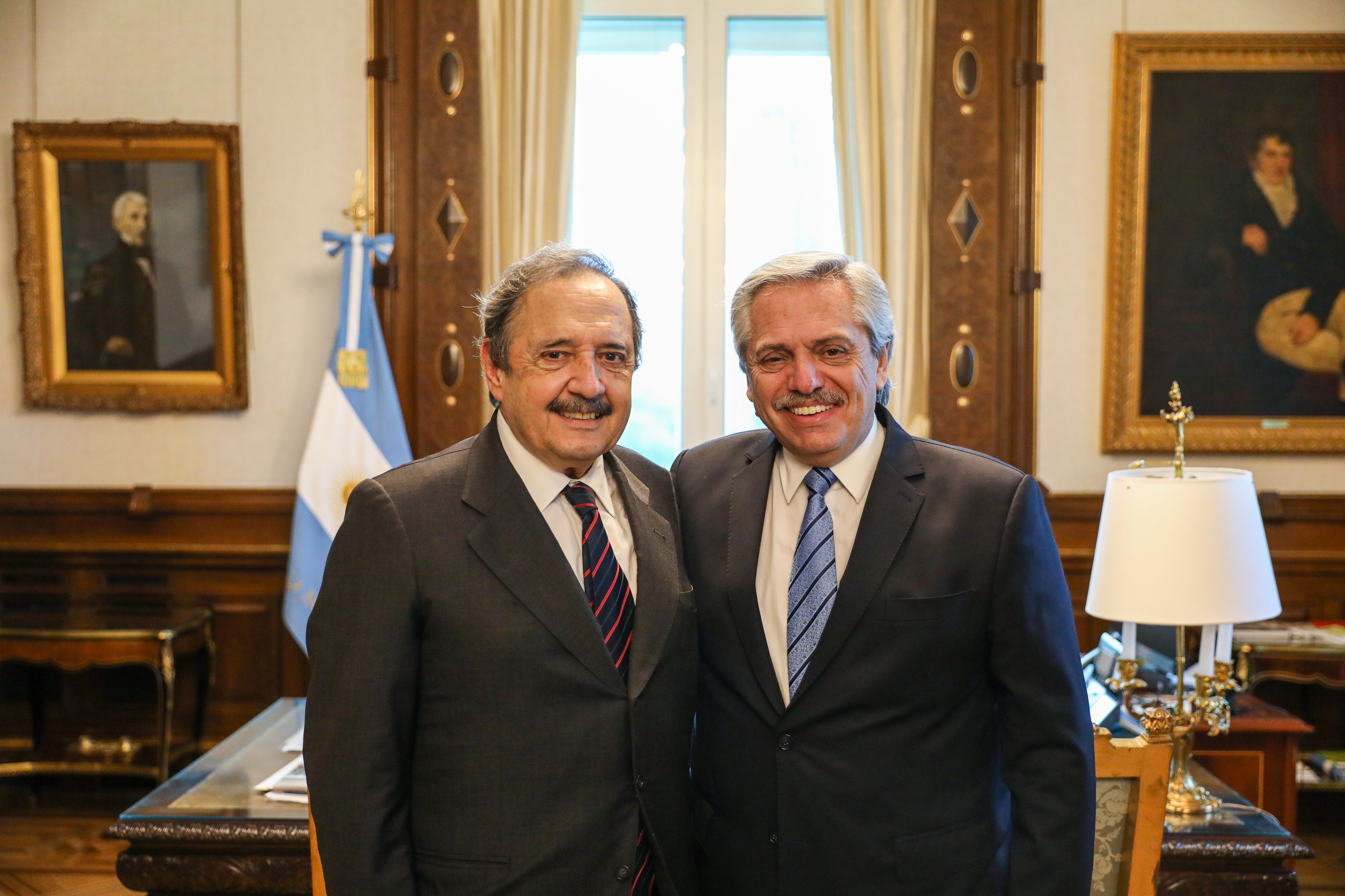 Ricardo Alfonsín y Alberto Fernández en el despacho presidencial.