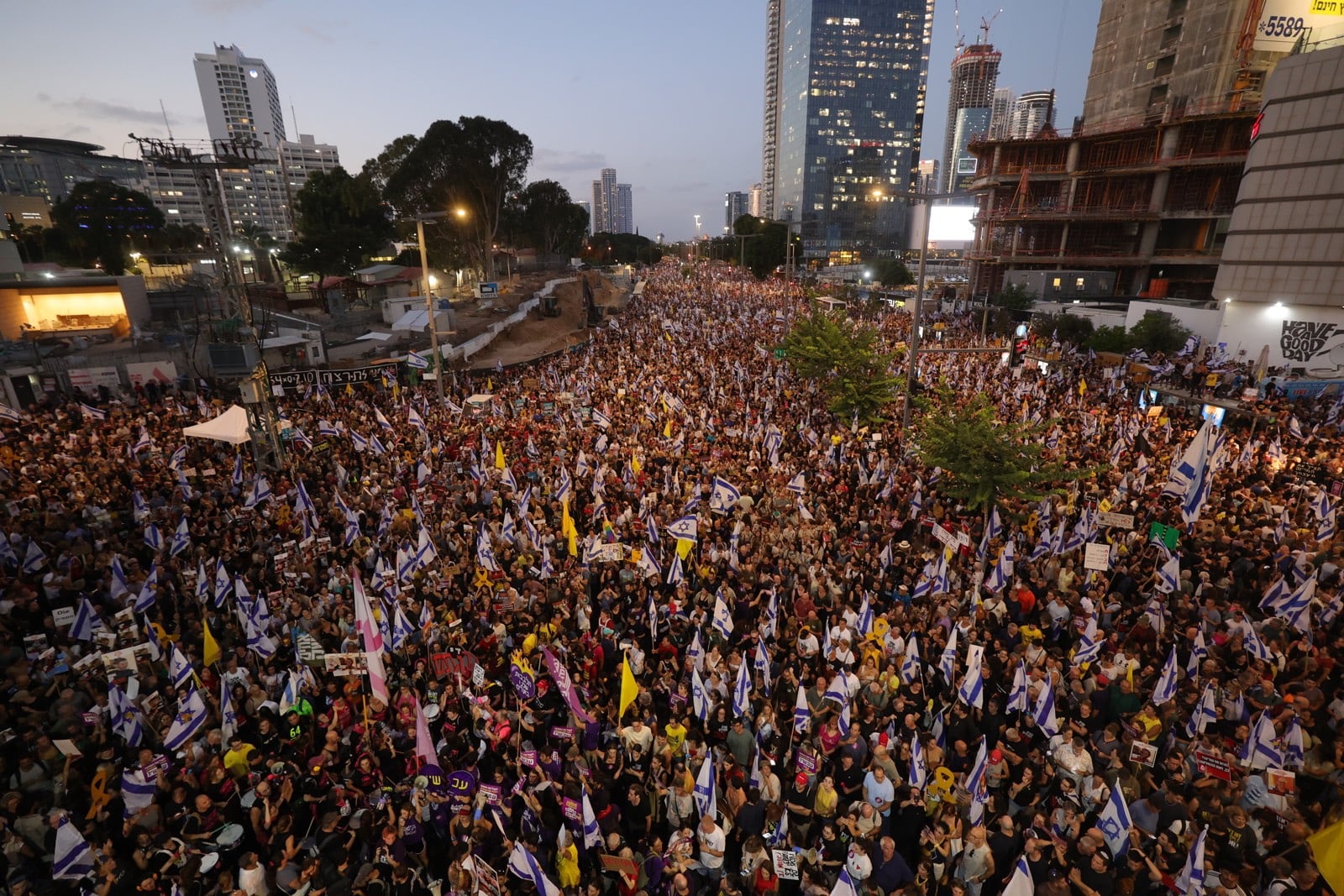 Unas 300 mil personas se manifestaron en Tel Aviv.