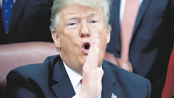 “¡La gente no quiere fronteras abiertas ni crimen!”, lanzó Trump en Twitter.