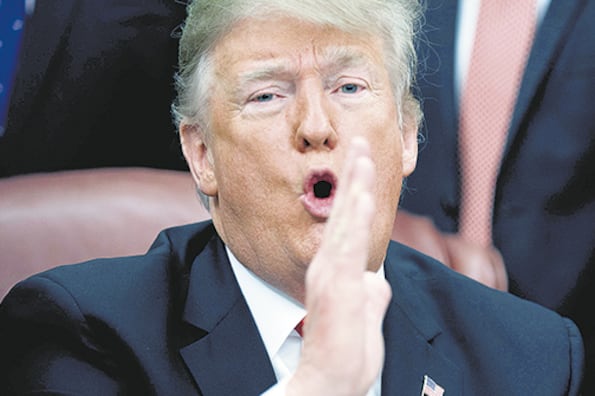 “¡La gente no quiere fronteras abiertas ni crimen!”, lanzó Trump en Twitter.