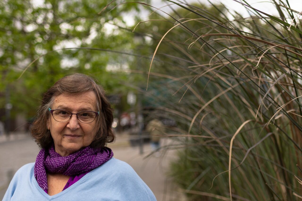 "El olvido es parte de la historia de las mujeres", señala Obligado.