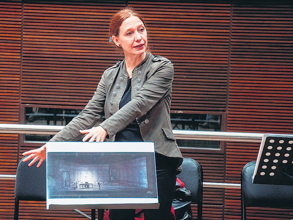 Cosentino es la actual coordinadora artística del Programa Pedagógico del Teatro Real de Madrid.