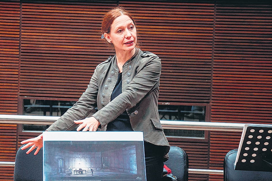 Cosentino es la actual coordinadora artística del Programa Pedagógico del Teatro Real de Madrid.