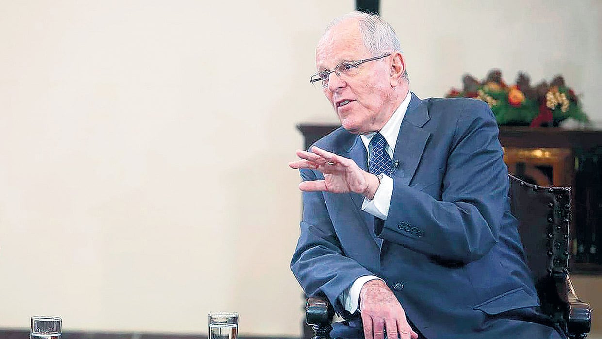 PPK se defiende en una rueda de prensa.