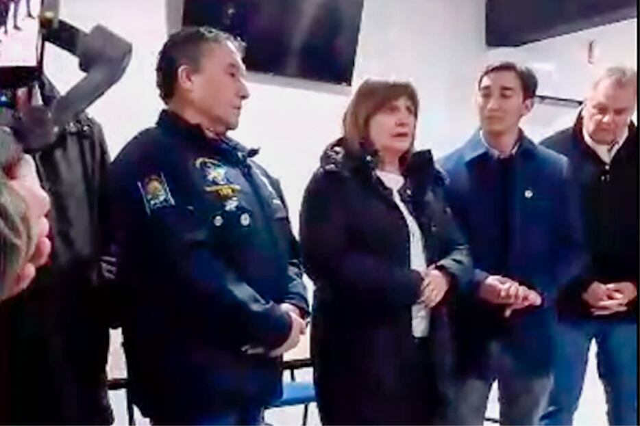Patricia Bullrich junto a veteranos de Malvinas.