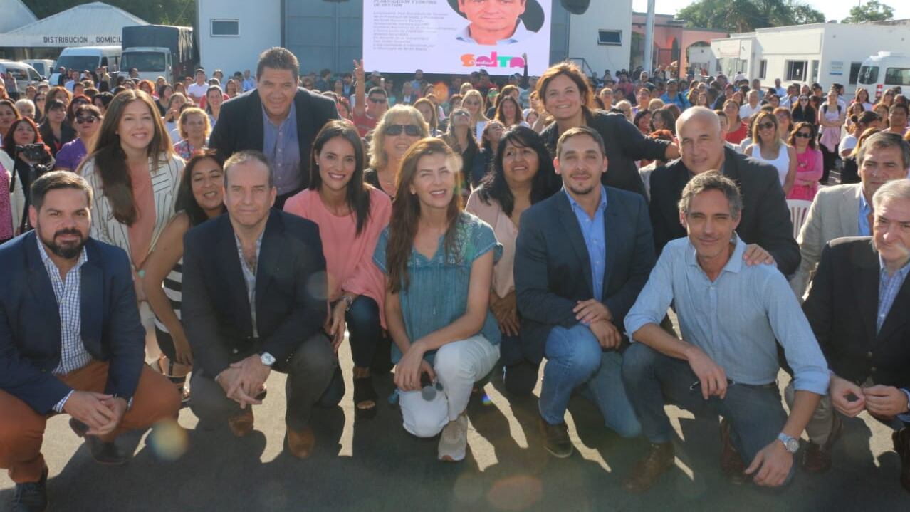Bettina Romero y parte de su gabinete