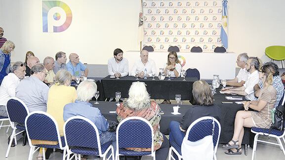 Tras la reunión, los gremios ratificaron que no se iniciarán las clases en marzo.