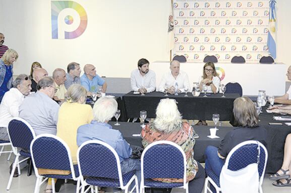 Tras la reunión, los gremios ratificaron que no se iniciarán las clases en marzo.