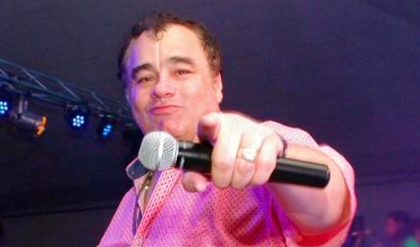 Las llamas llegaron al living por propagación y "La Tota" se habría desplazado desde el baño hasta el sillón.