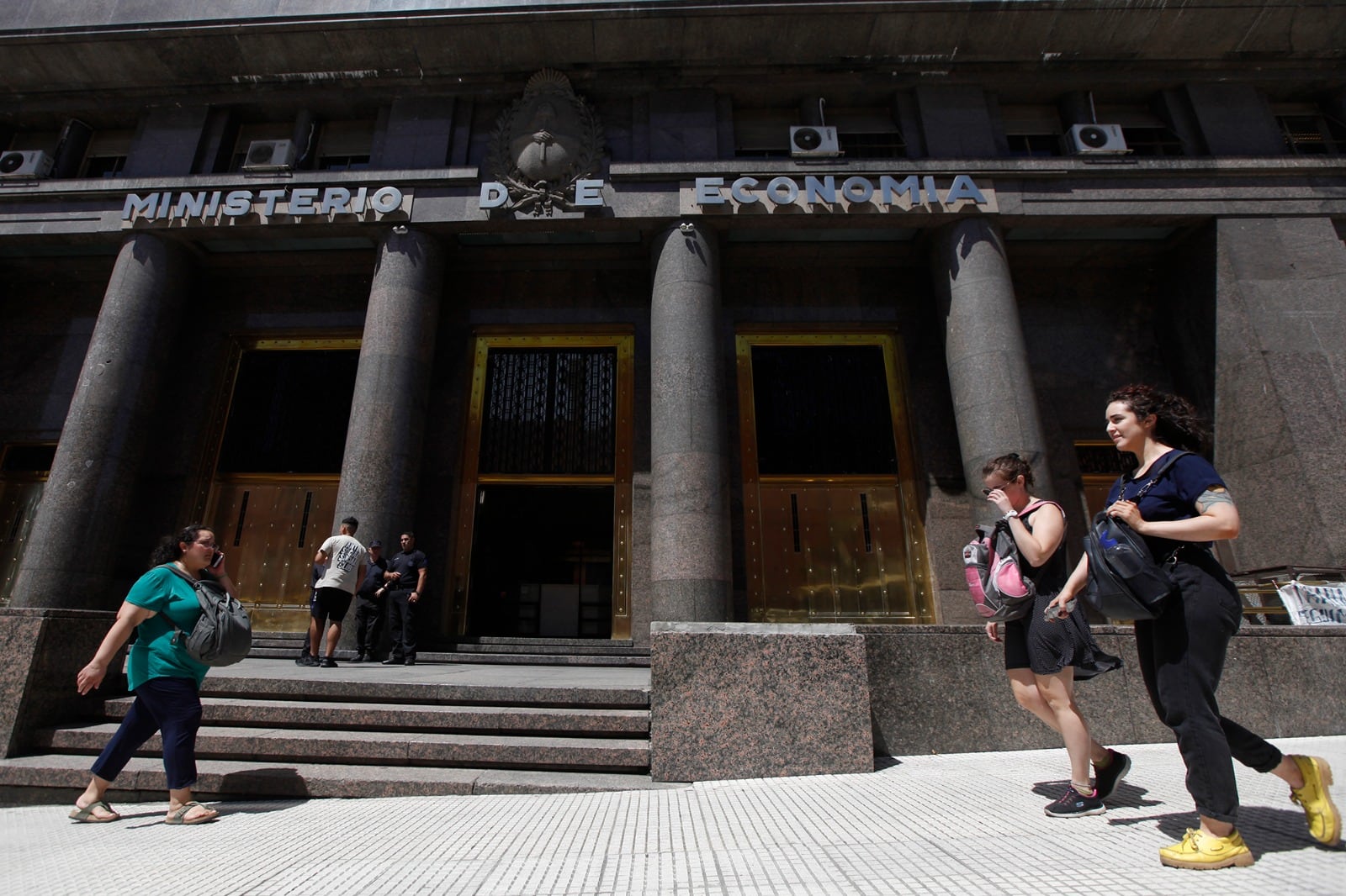 En cuatro meses, el déficit fiscal alcanzó el 0,62 por ciento del PBI.