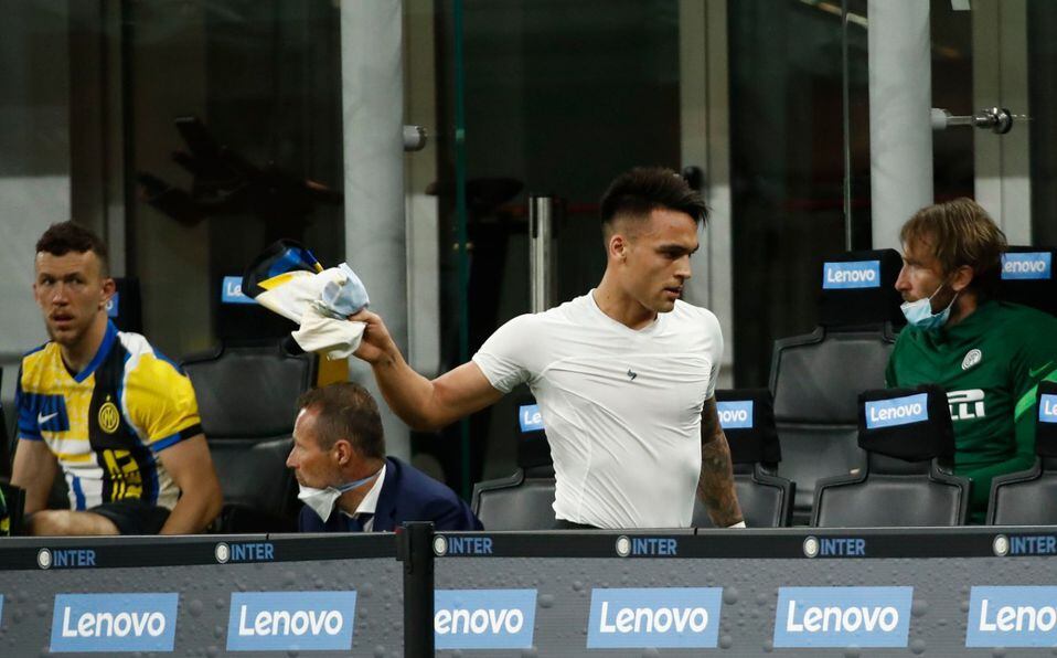 La bronca de Lautaro al salir reemplazado en el partido ante la Roma.