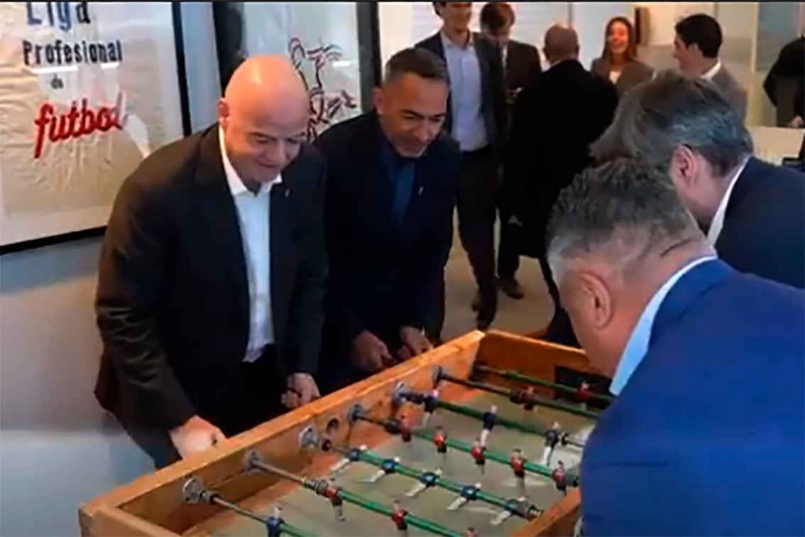 Infantino y Tapia, una sociedad que sigue creciendo, aunque fueron rivales en el metegol