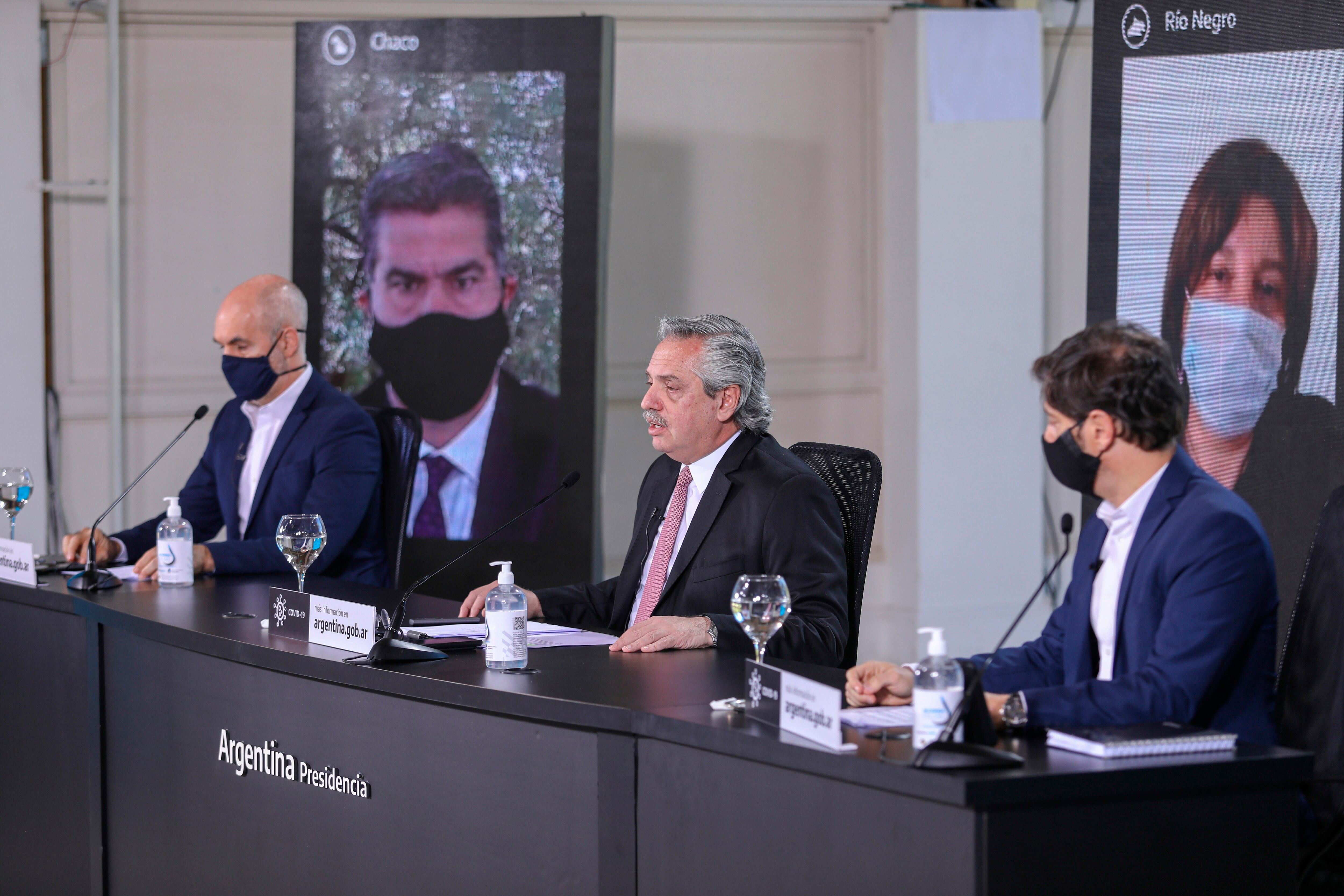 Fernández hizo el anuncio desde la quinta de Olivos junto a Rodríguez Larreta y Kicillof y otros tres gobernadores de manera virtual.