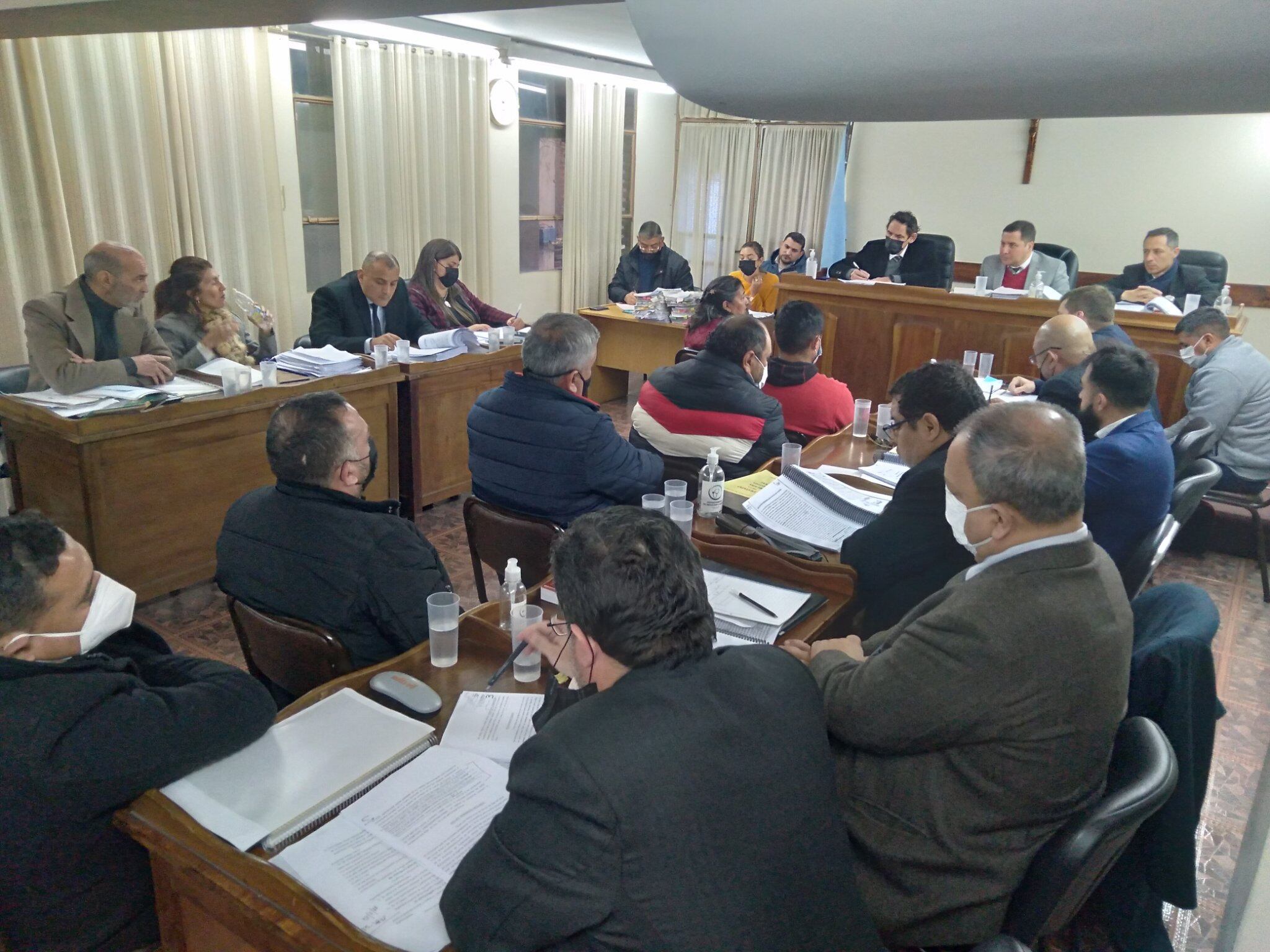 Las partes durante el debate.