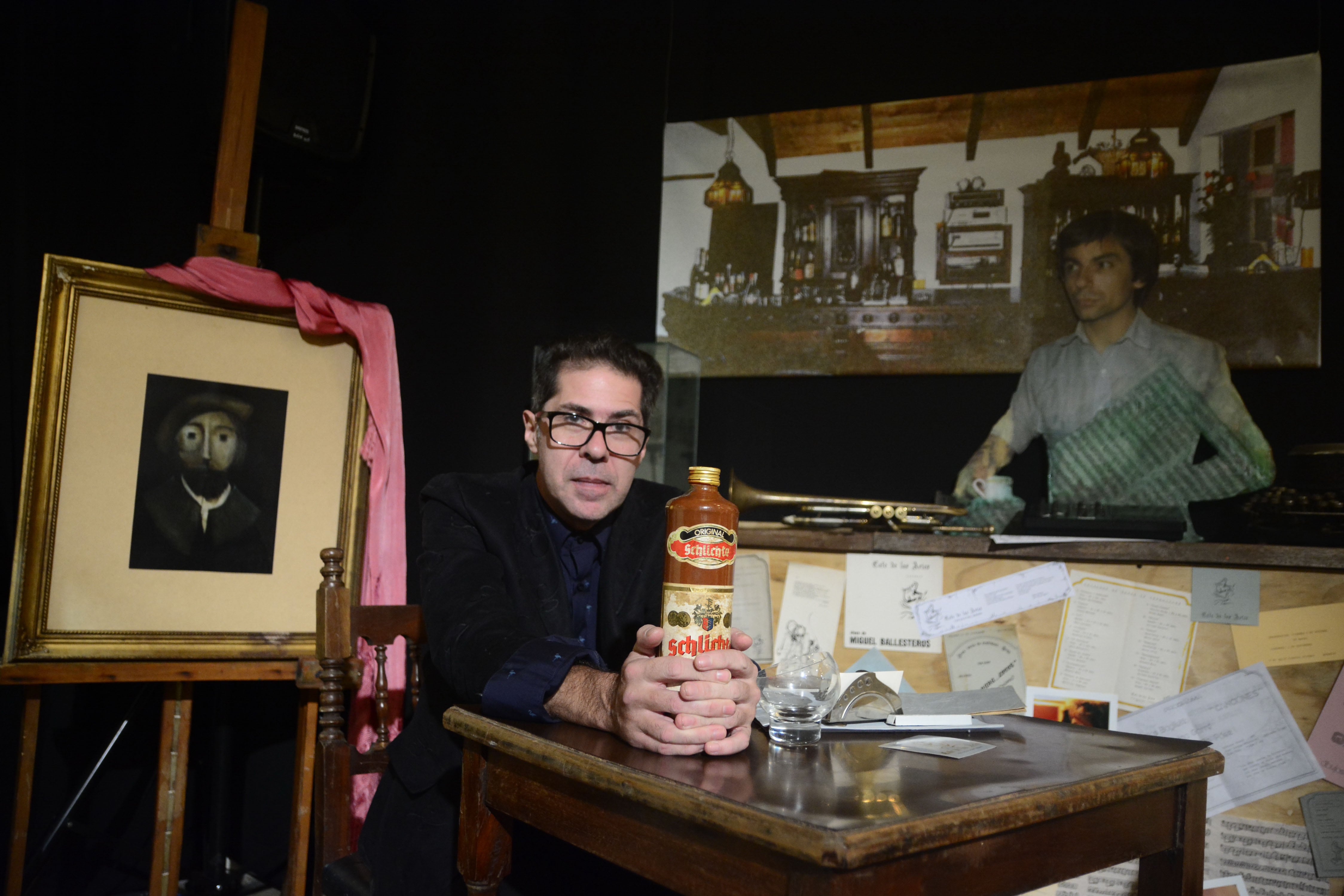 Coki Debernardi en el set montado en la muestra Rewind, realizada en Plataforma Lavardén.