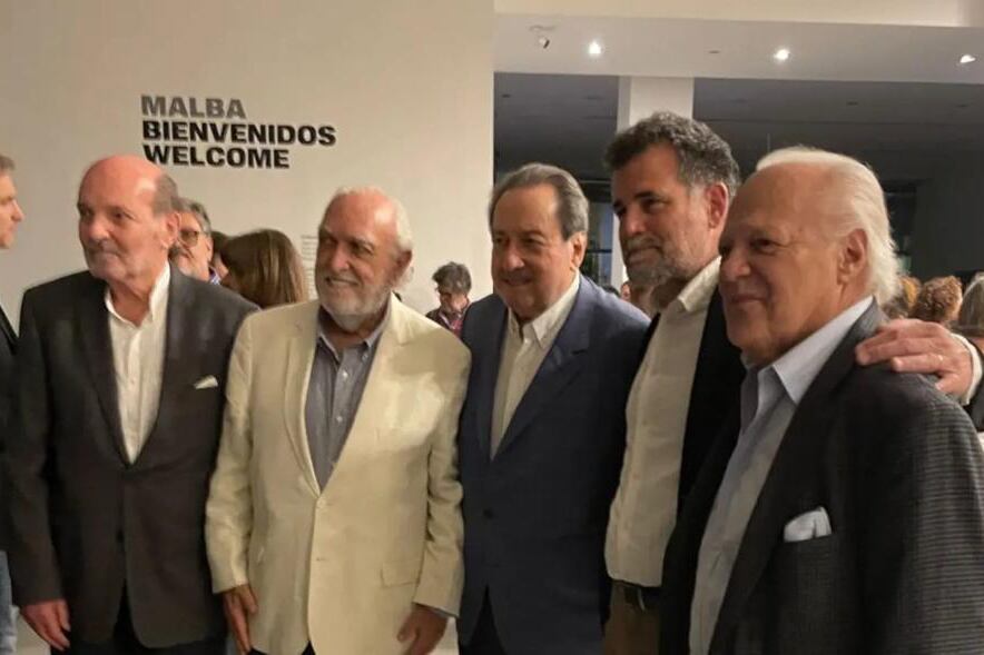 El director Ulises de la Orden junto a los jueces de 1985.