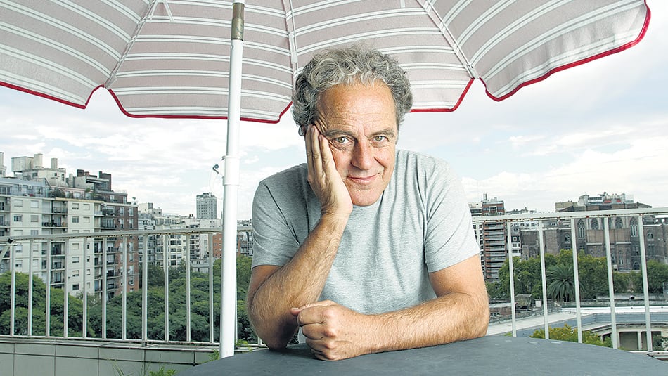 “La parte más linda de un escritor es cuando le da rienda suelta a sus lecturas”, afirma Juan Forn.